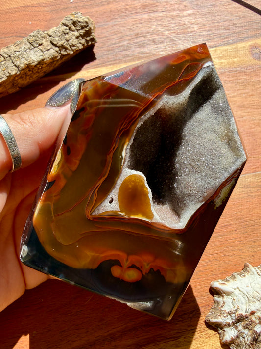 BRAZILIAN AGATE TOWER