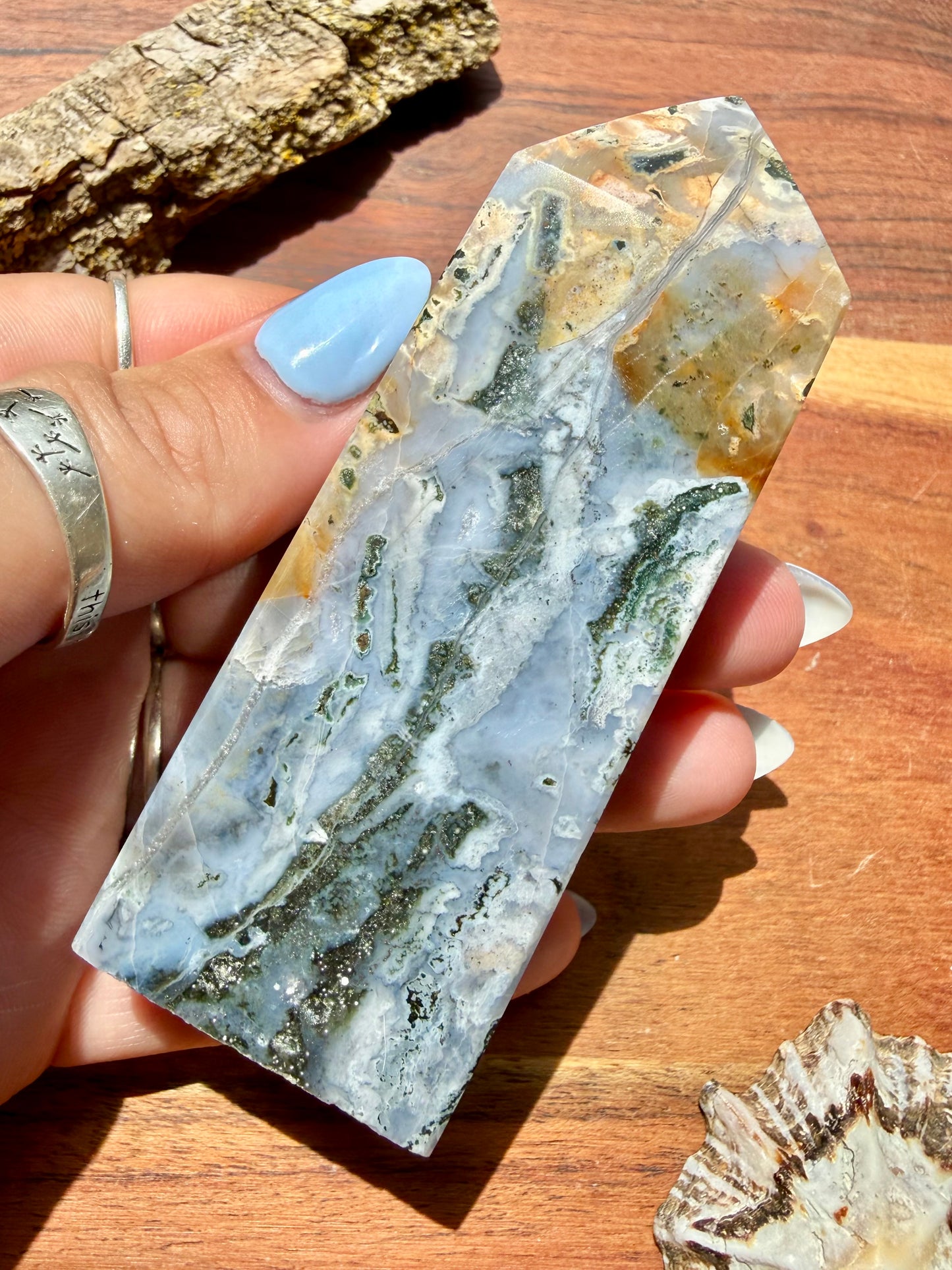 MONET AGATE TOWER