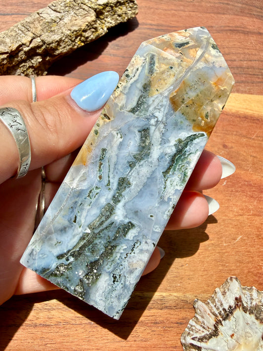 MONET AGATE TOWER