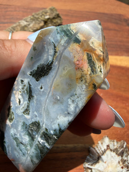 MONET AGATE TOWER