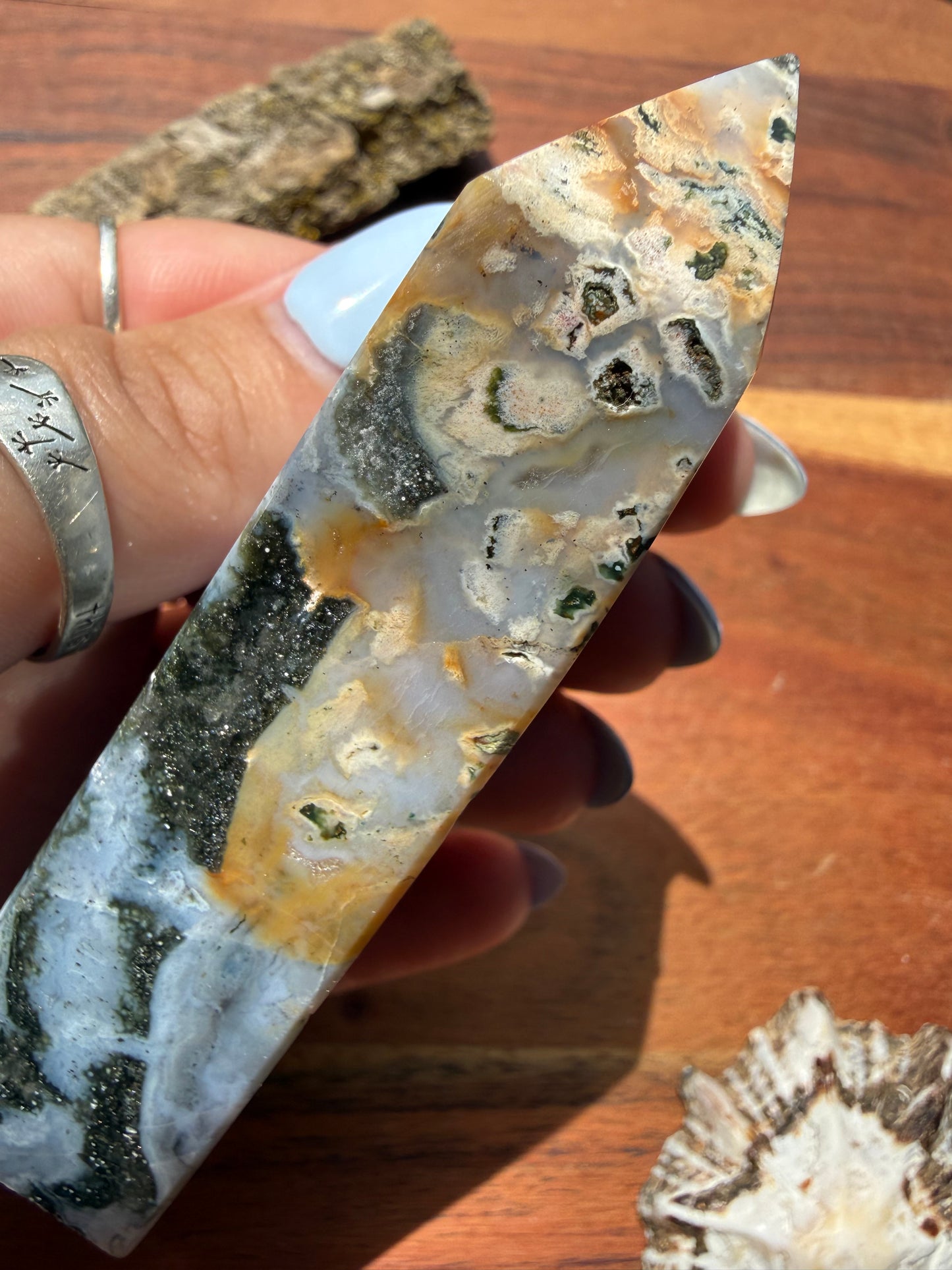 MONET AGATE TOWER