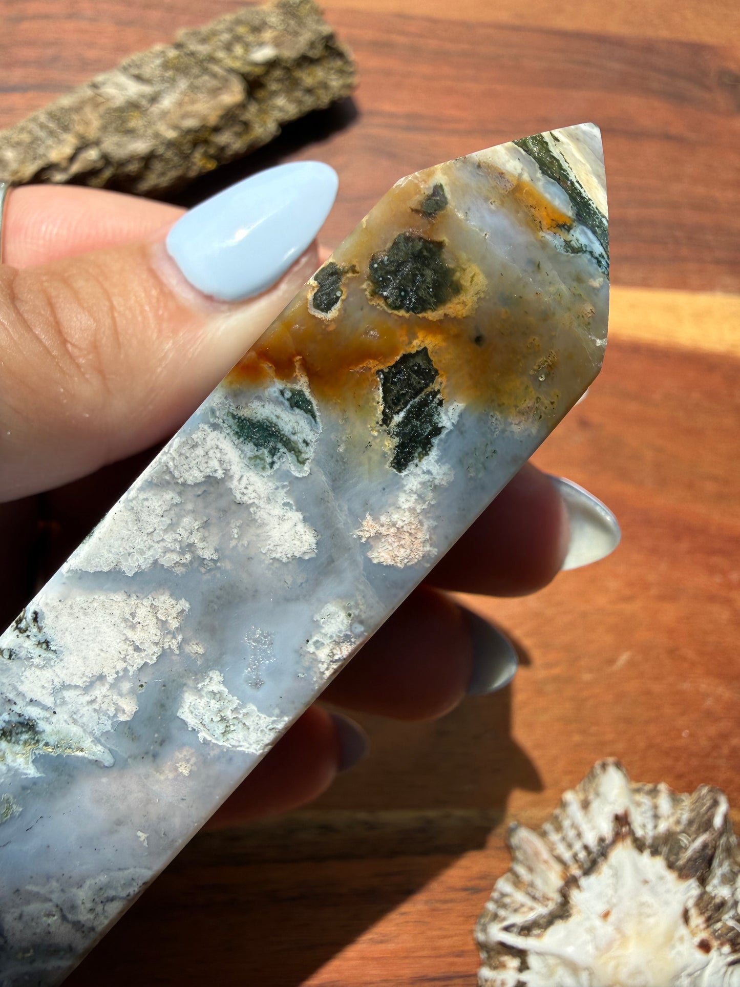 MONET AGATE TOWER