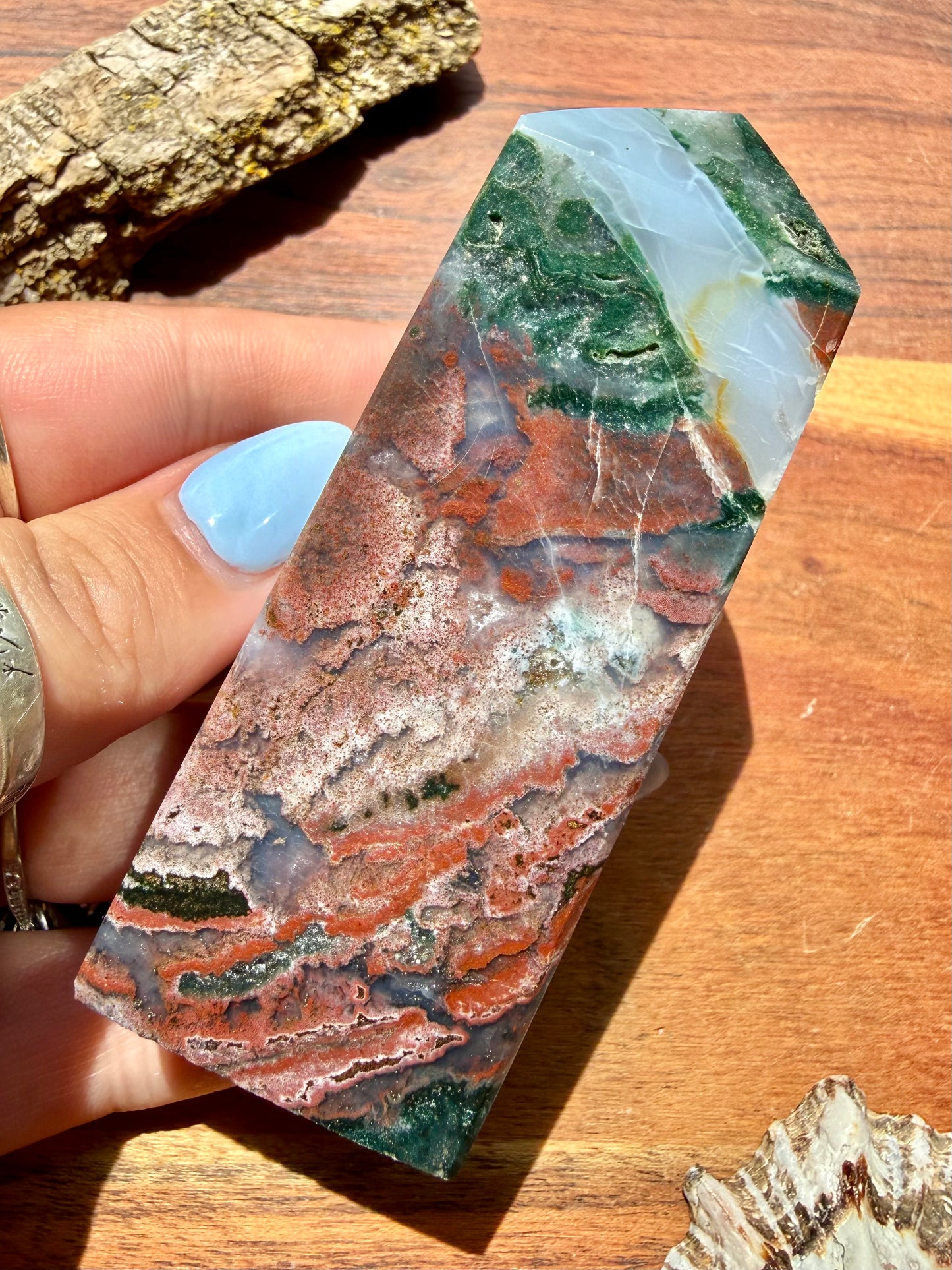 MONET AGATE TOWER