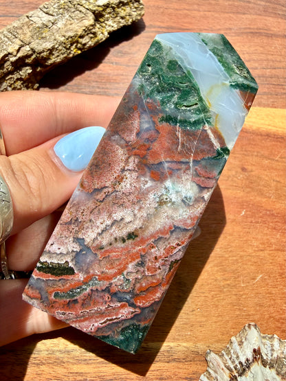 MONET AGATE TOWER