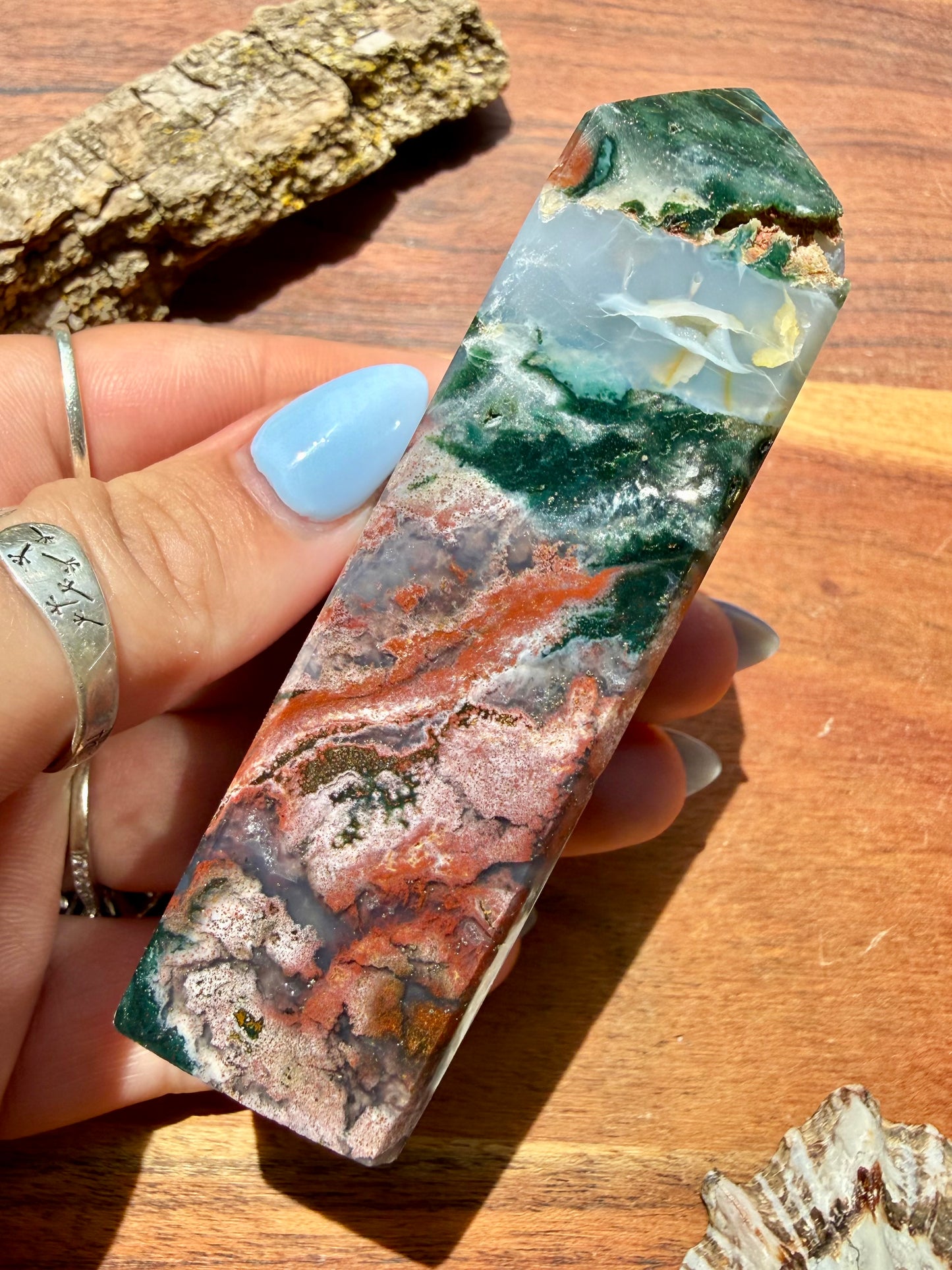 MONET AGATE TOWER
