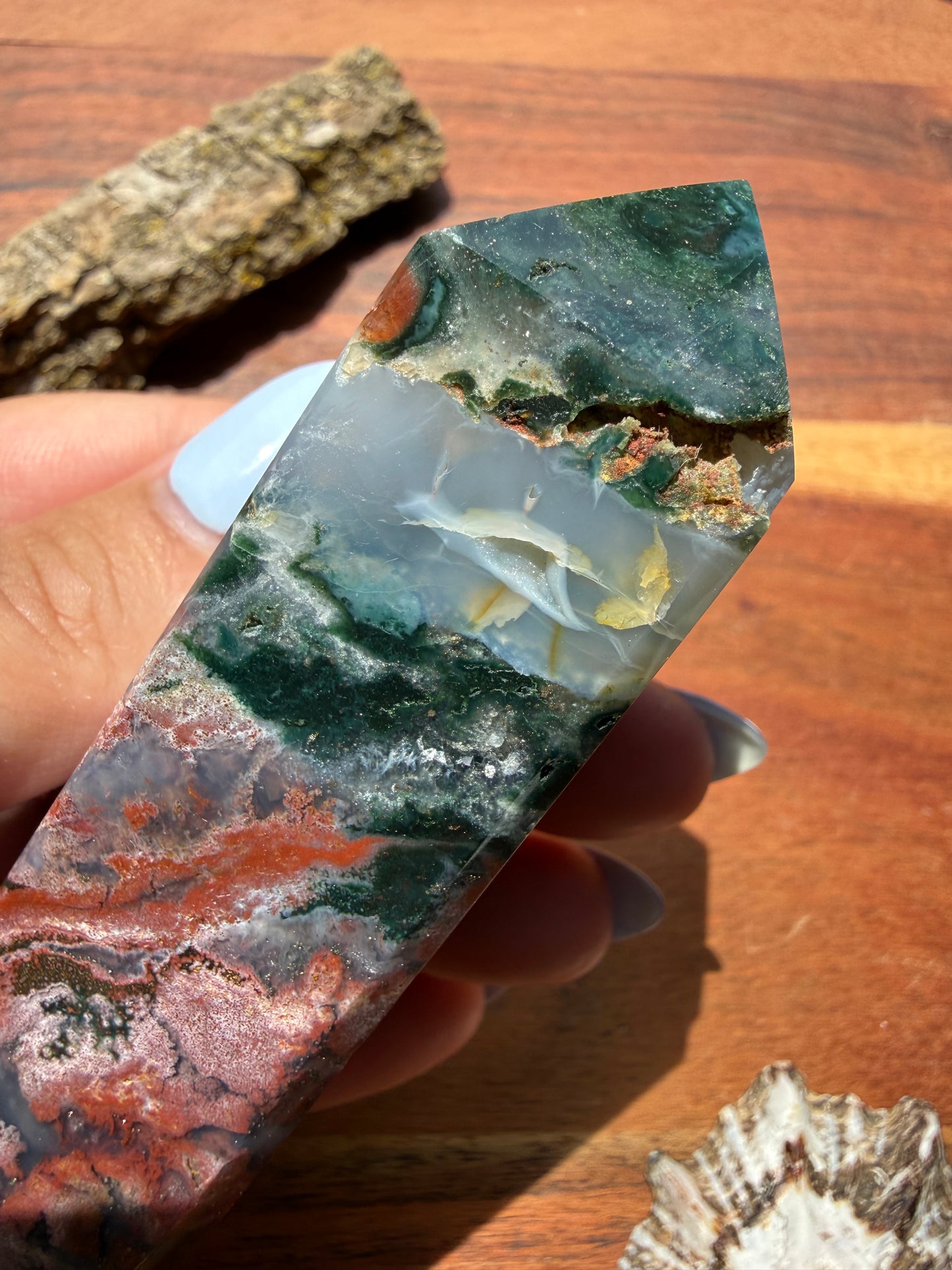 MONET AGATE TOWER