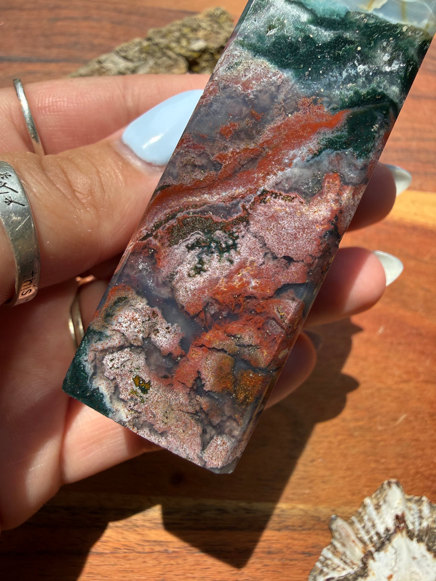 MONET AGATE TOWER