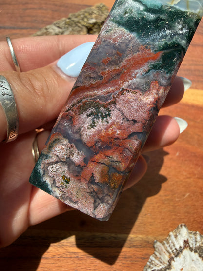 MONET AGATE TOWER