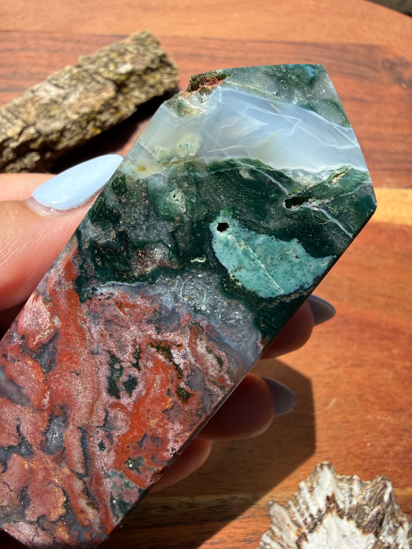 MONET AGATE TOWER