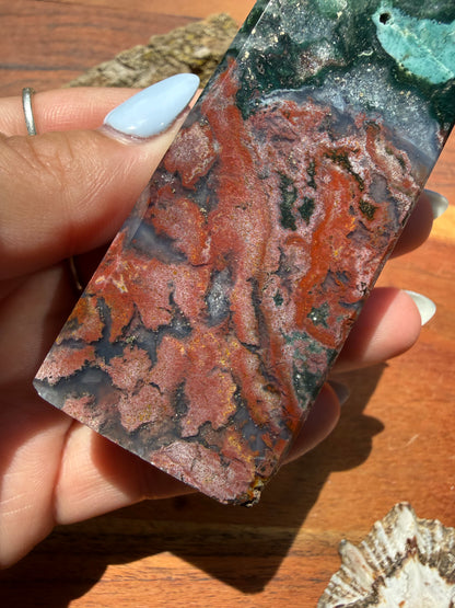 MONET AGATE TOWER