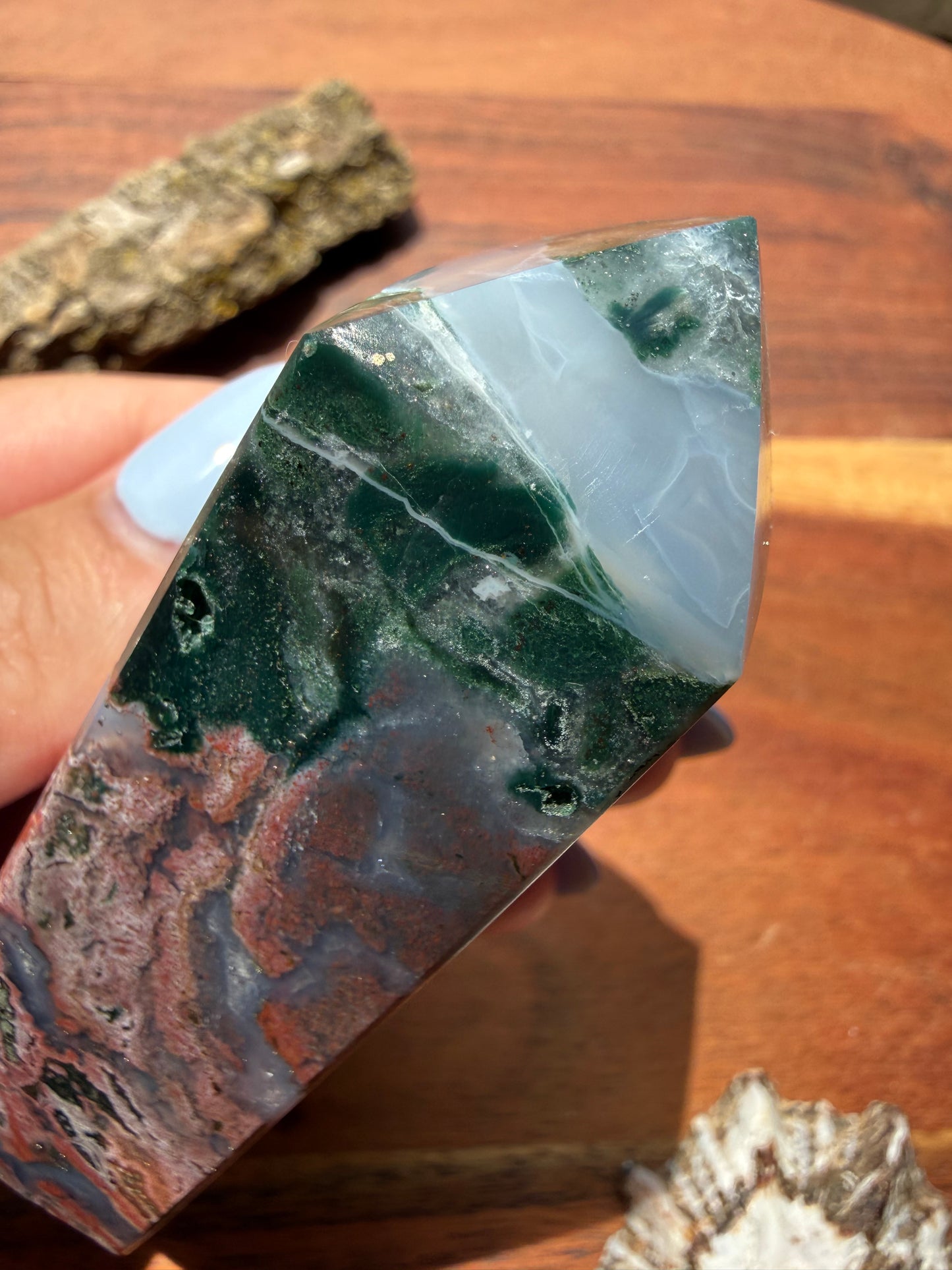 MONET AGATE TOWER