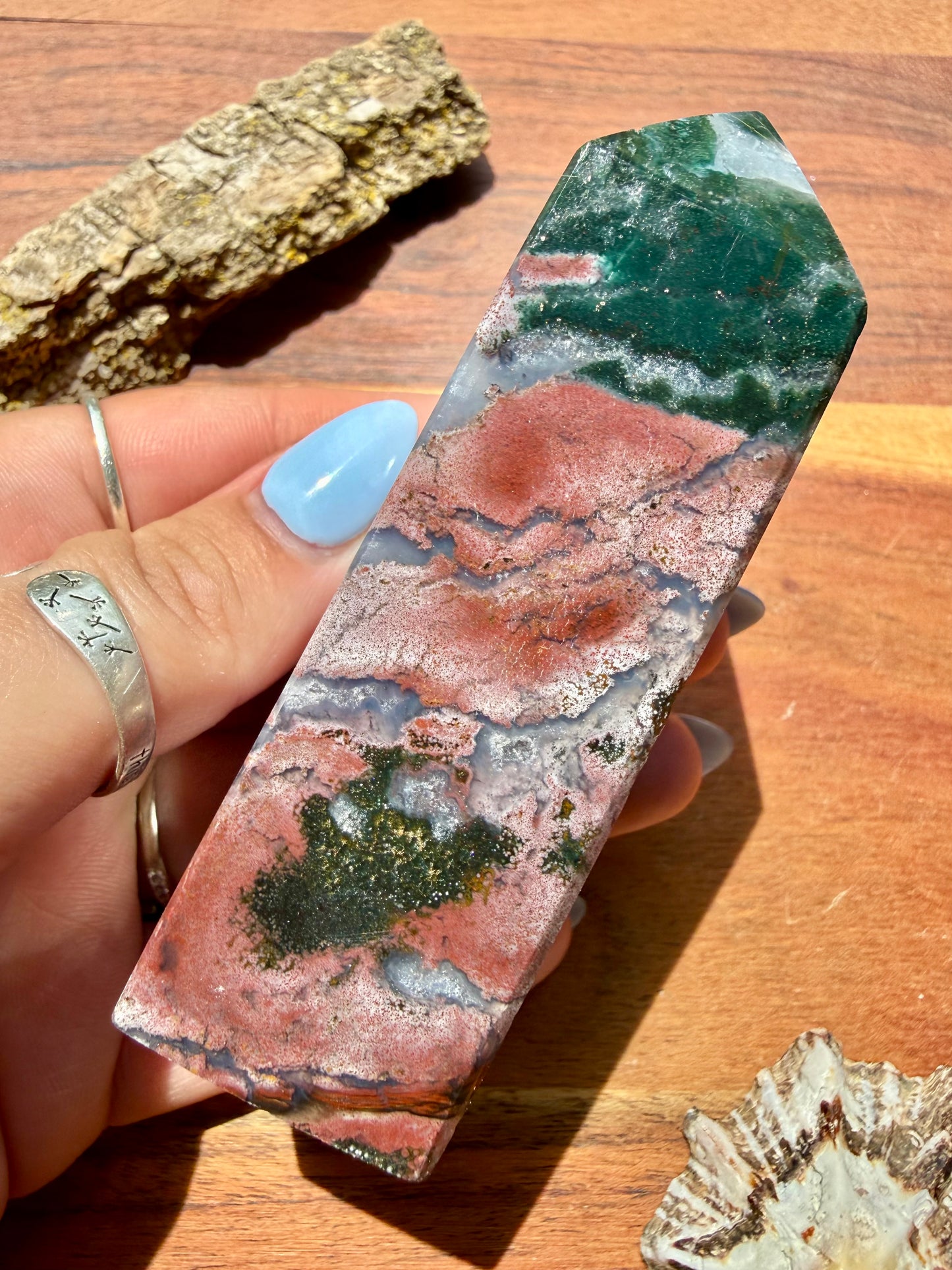 MONET AGATE TOWER