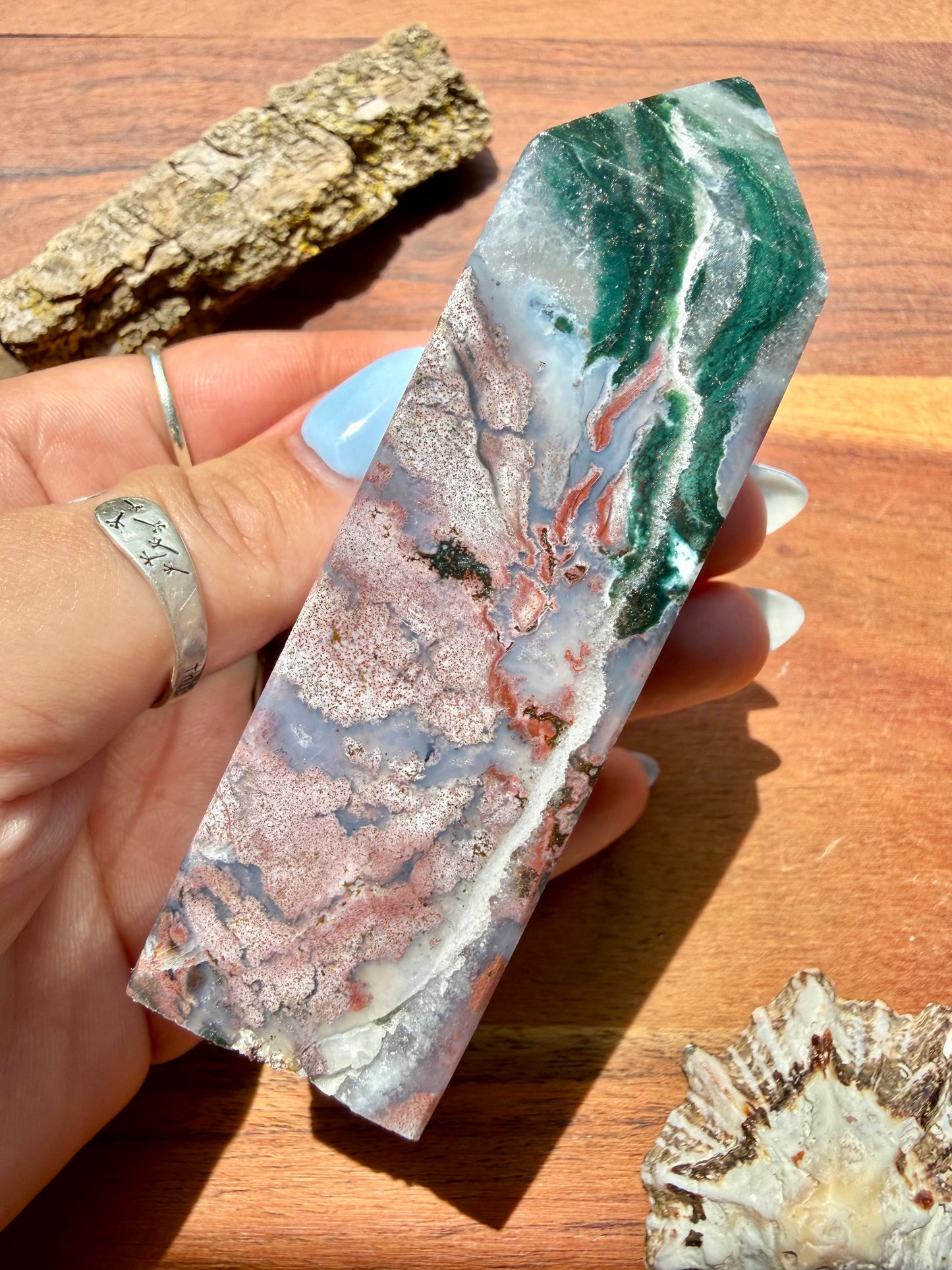 MONET AGATE TOWER