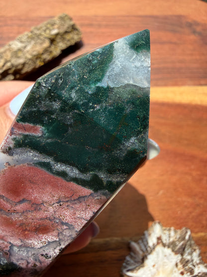 MONET AGATE TOWER