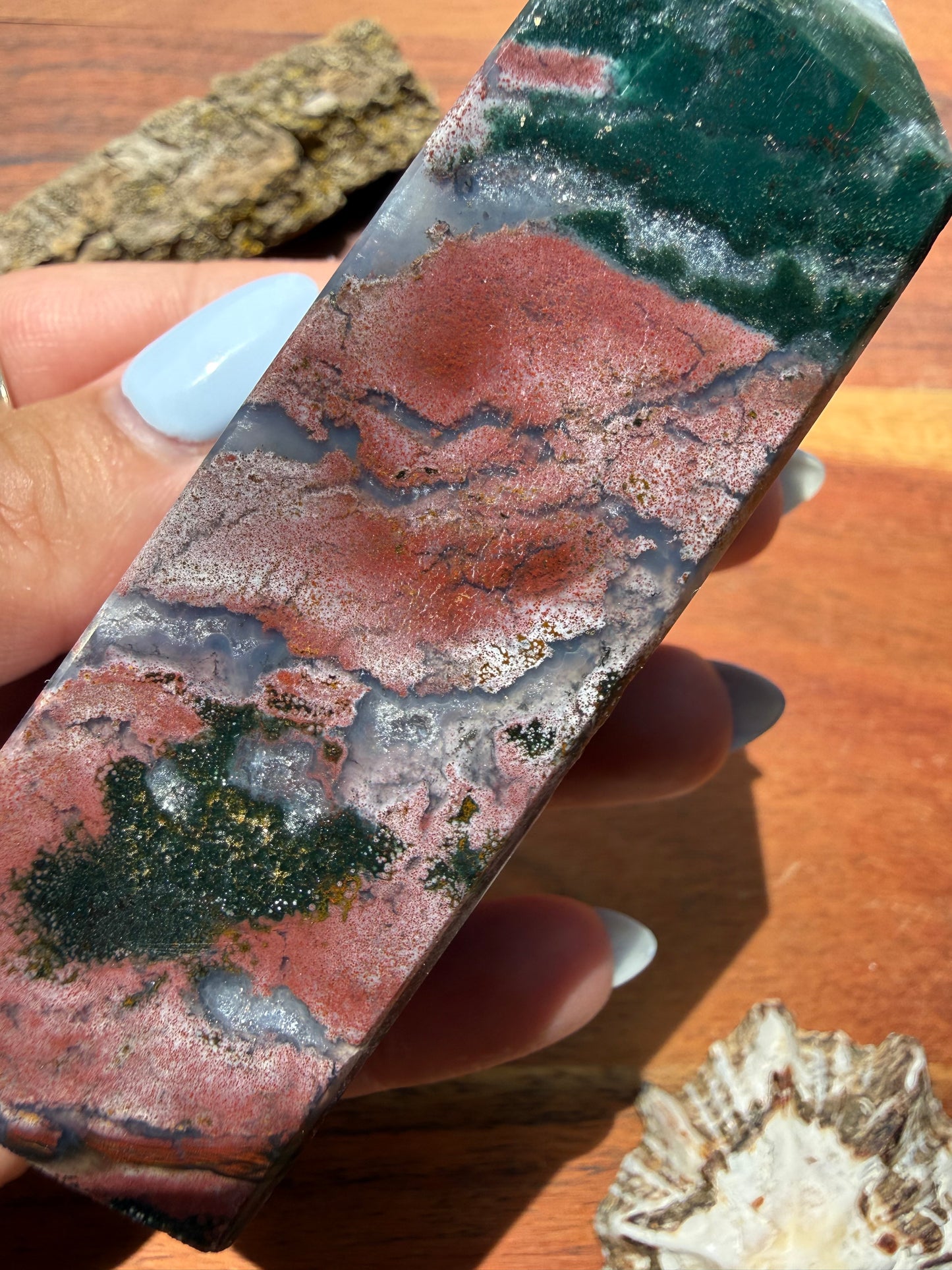 MONET AGATE TOWER