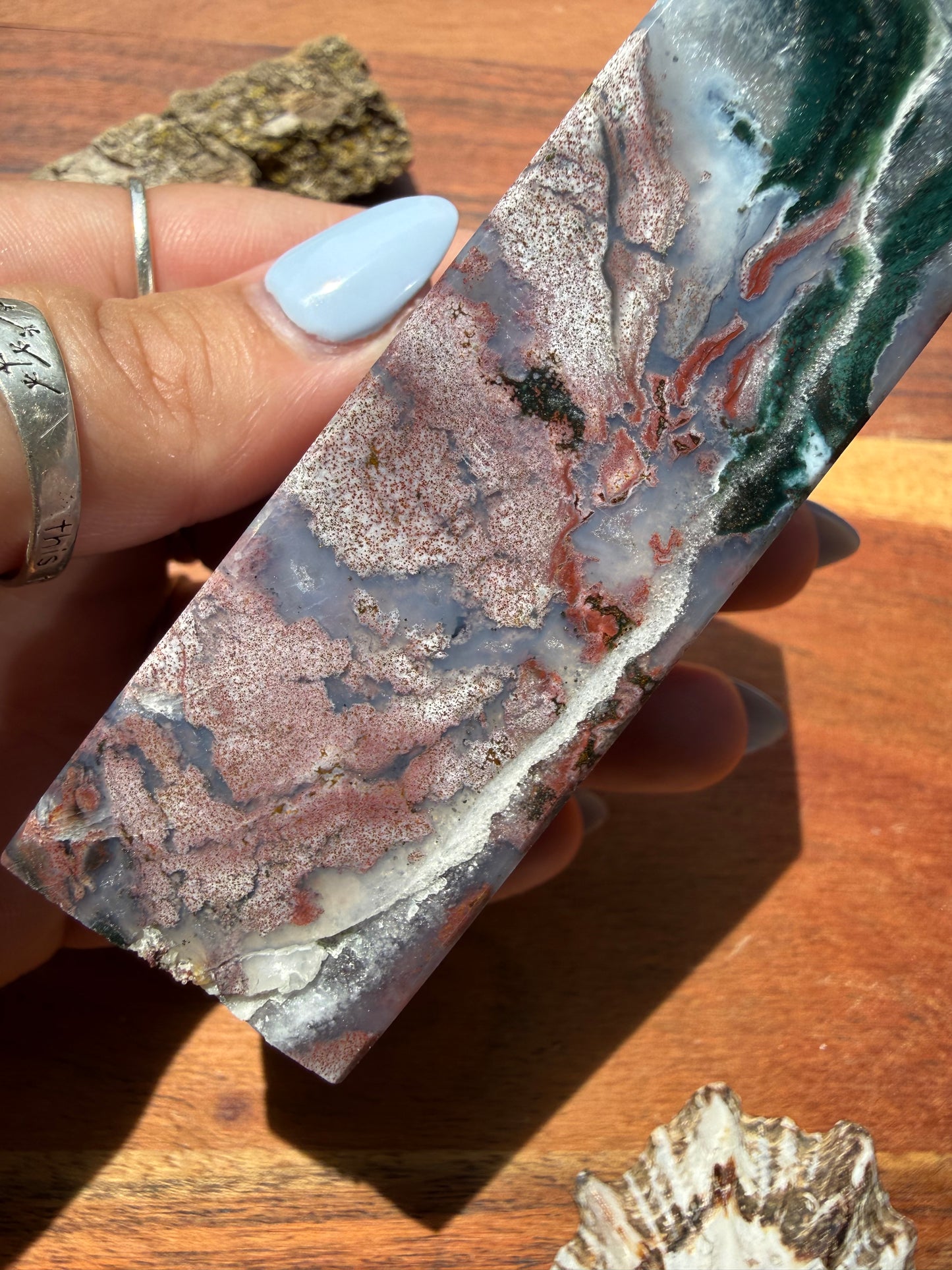 MONET AGATE TOWER