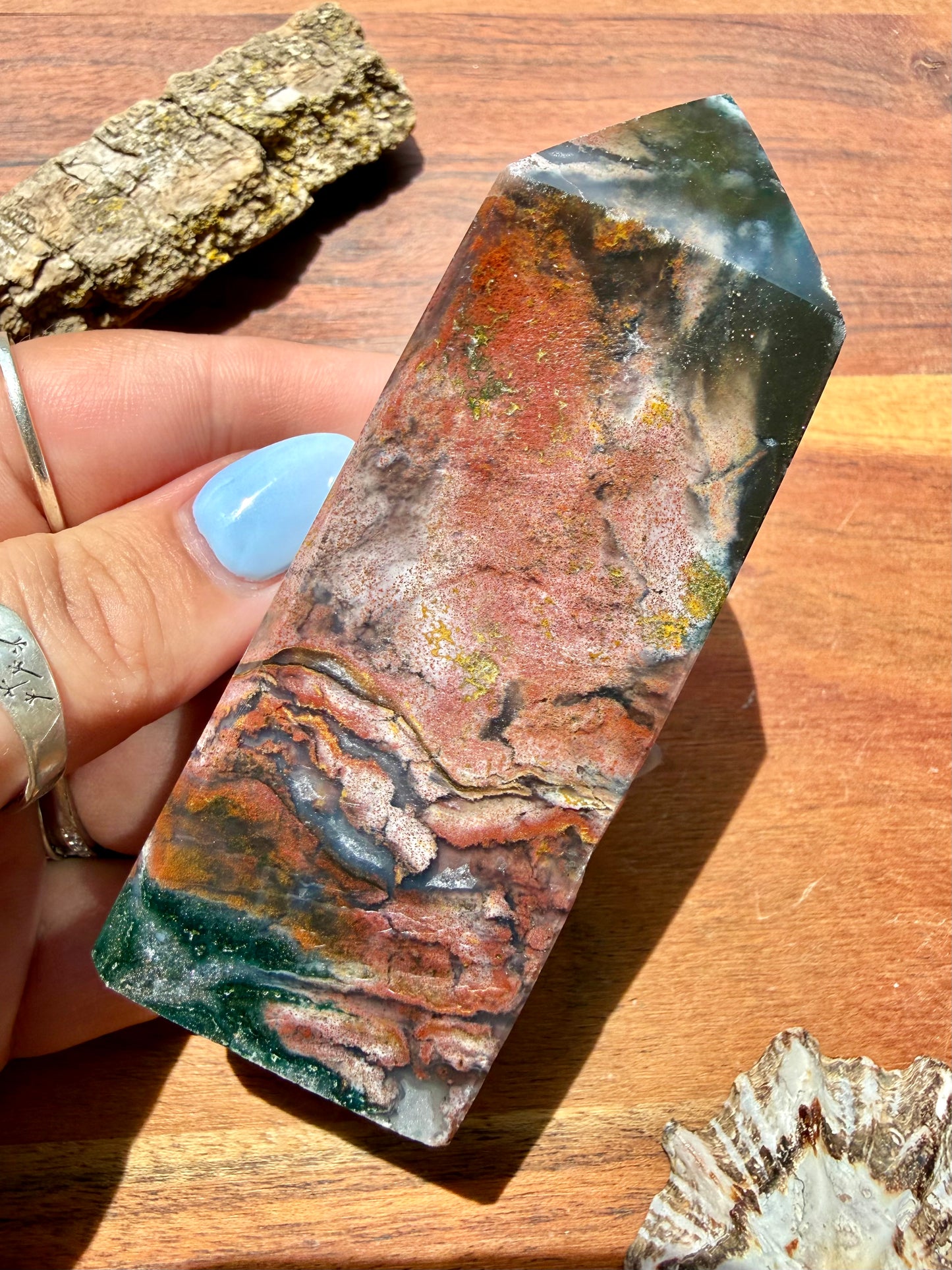 MONET AGATE TOWER