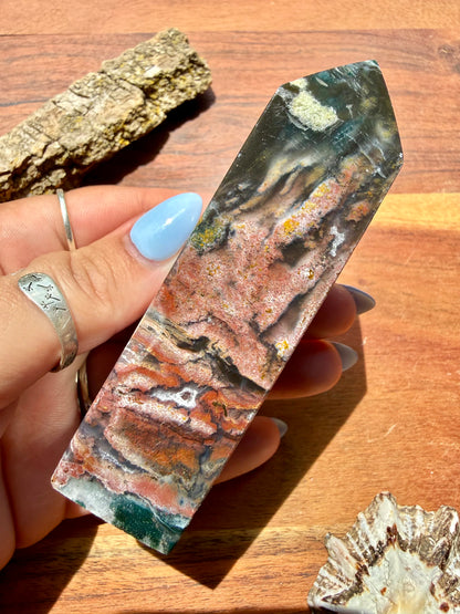 MONET AGATE TOWER