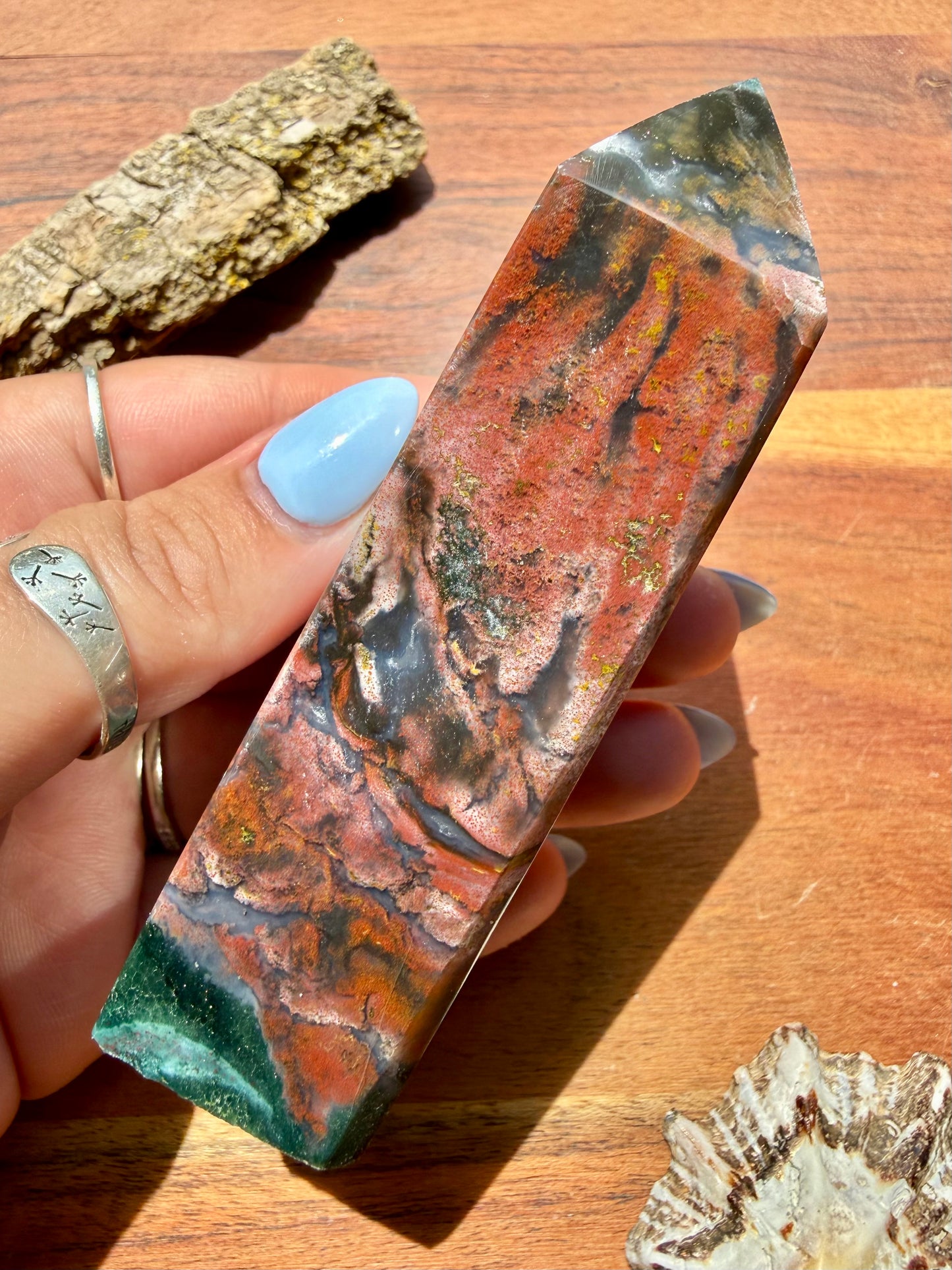 MONET AGATE TOWER