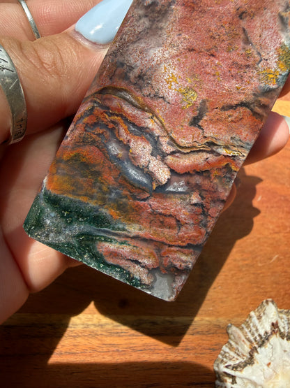 MONET AGATE TOWER