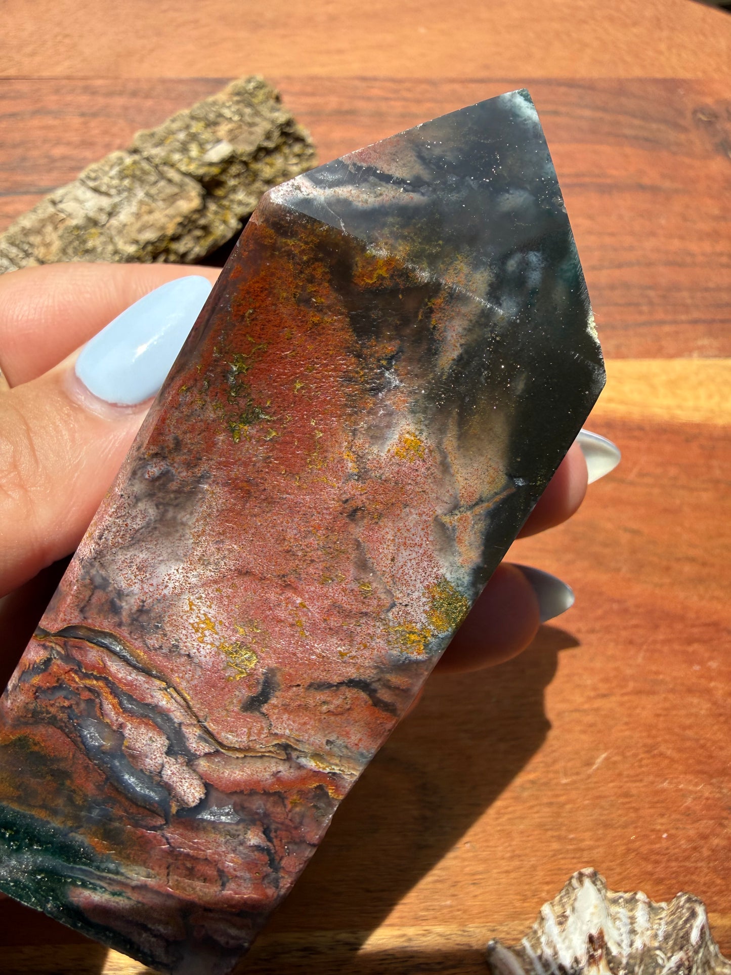 MONET AGATE TOWER