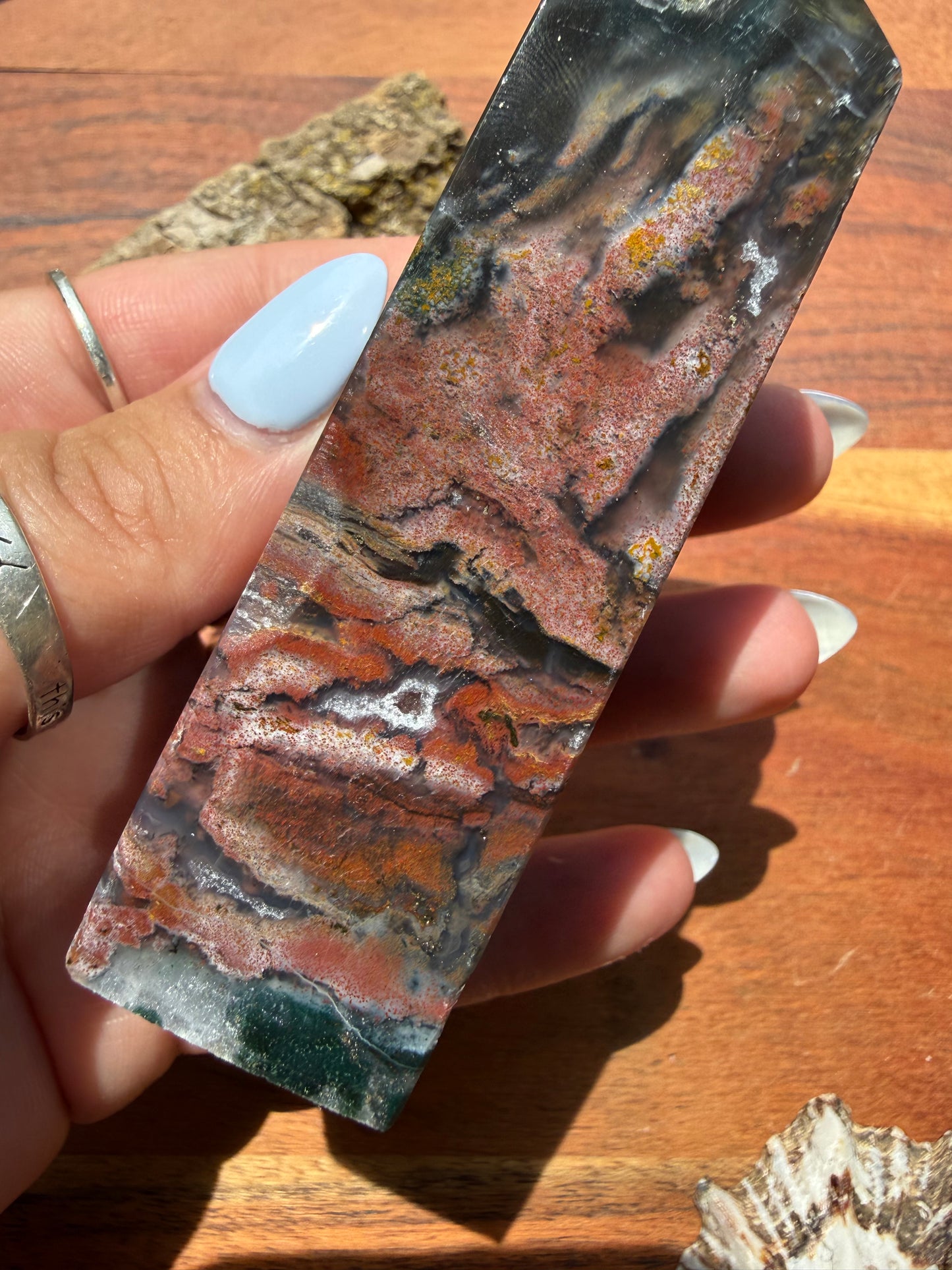 MONET AGATE TOWER