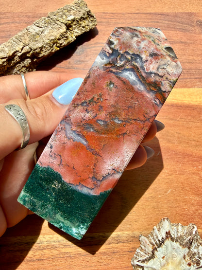 MONET AGATE TOWER