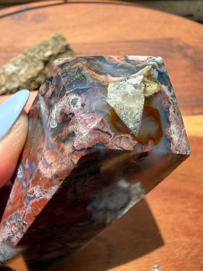 MONET AGATE TOWER