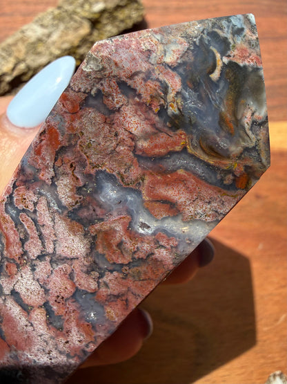 MONET AGATE TOWER