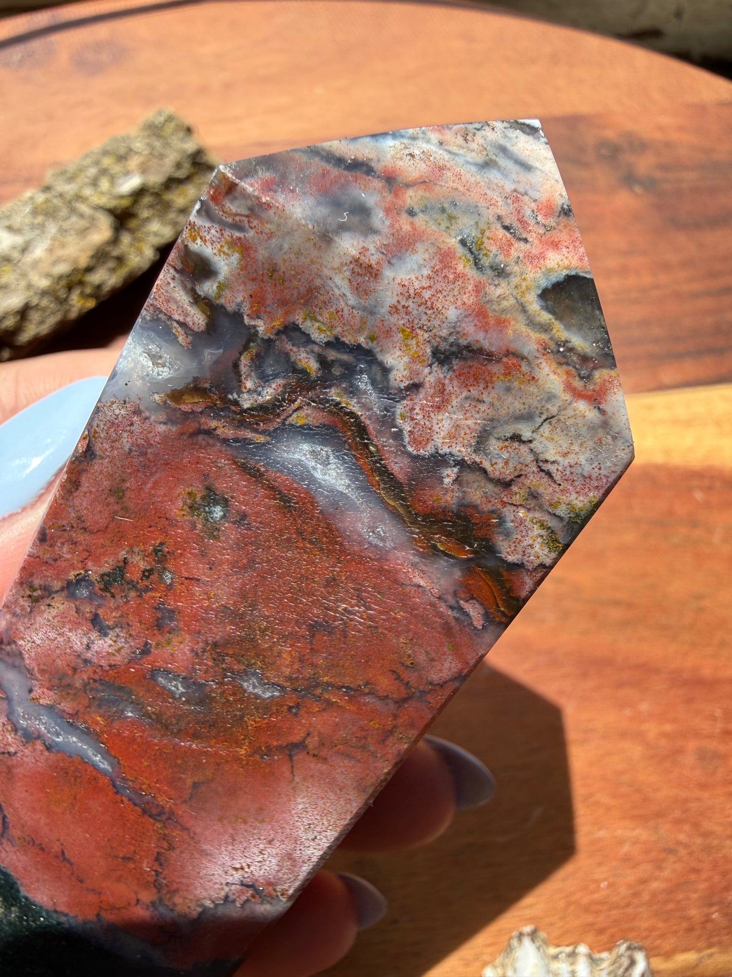 MONET AGATE TOWER