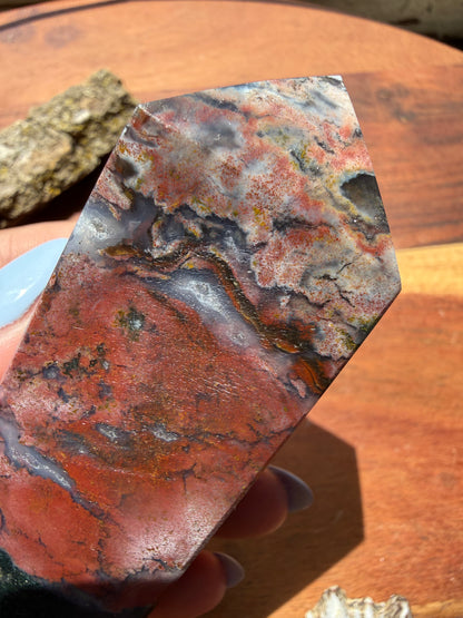 MONET AGATE TOWER