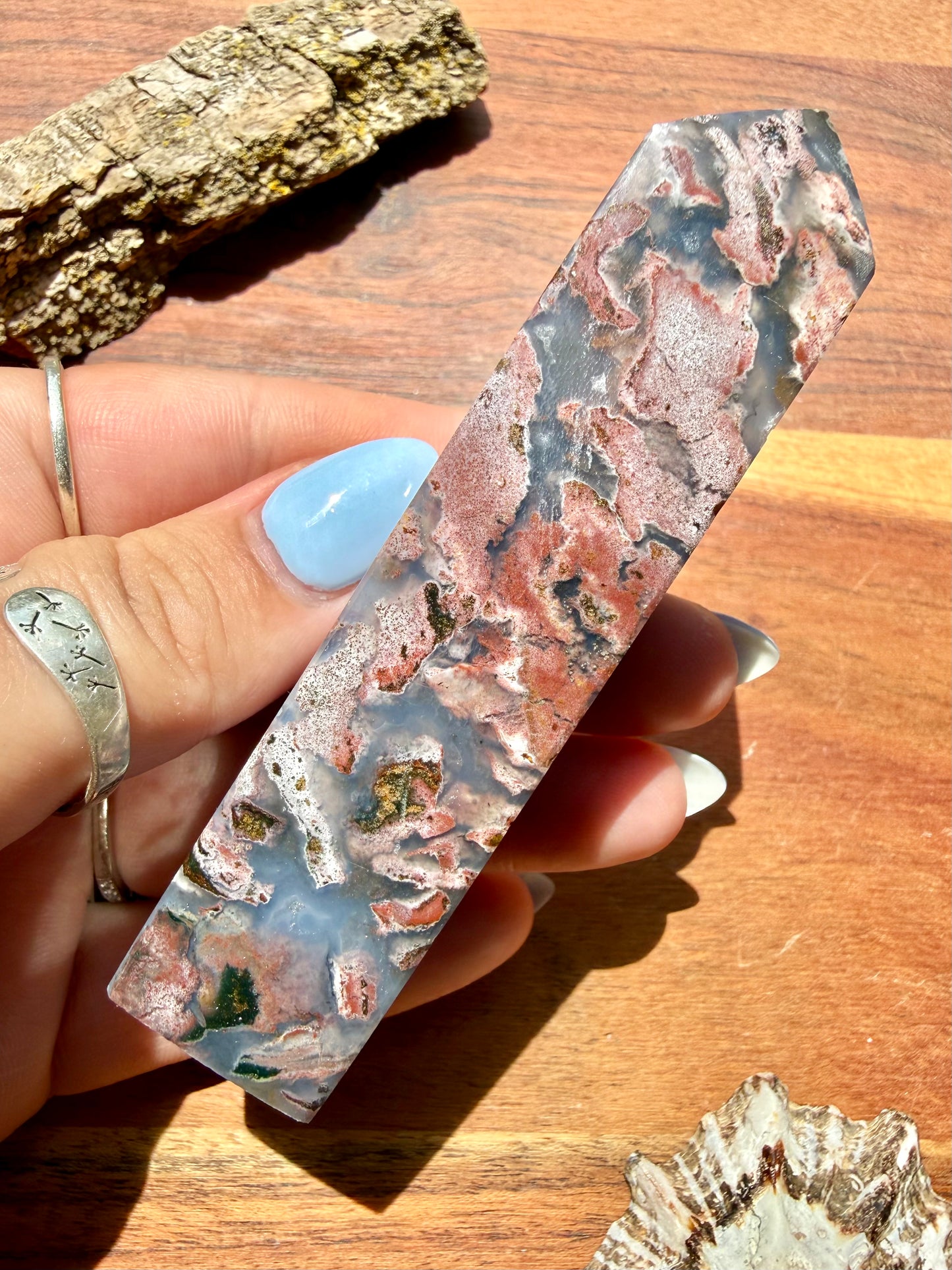 MONET AGATE TOWER