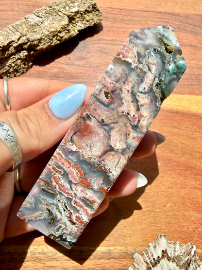 MONET AGATE TOWER