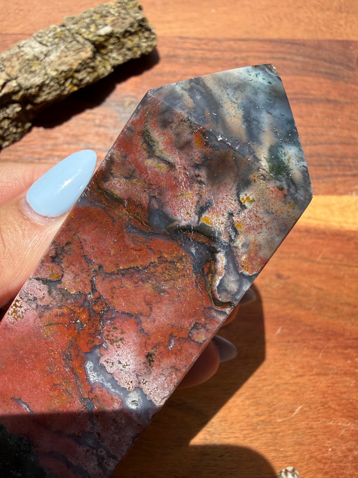 MONET AGATE TOWER