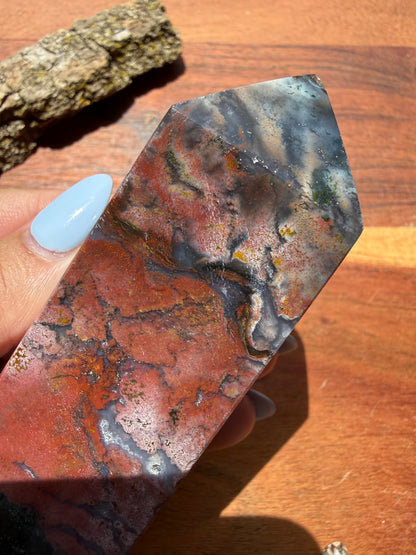 MONET AGATE TOWER