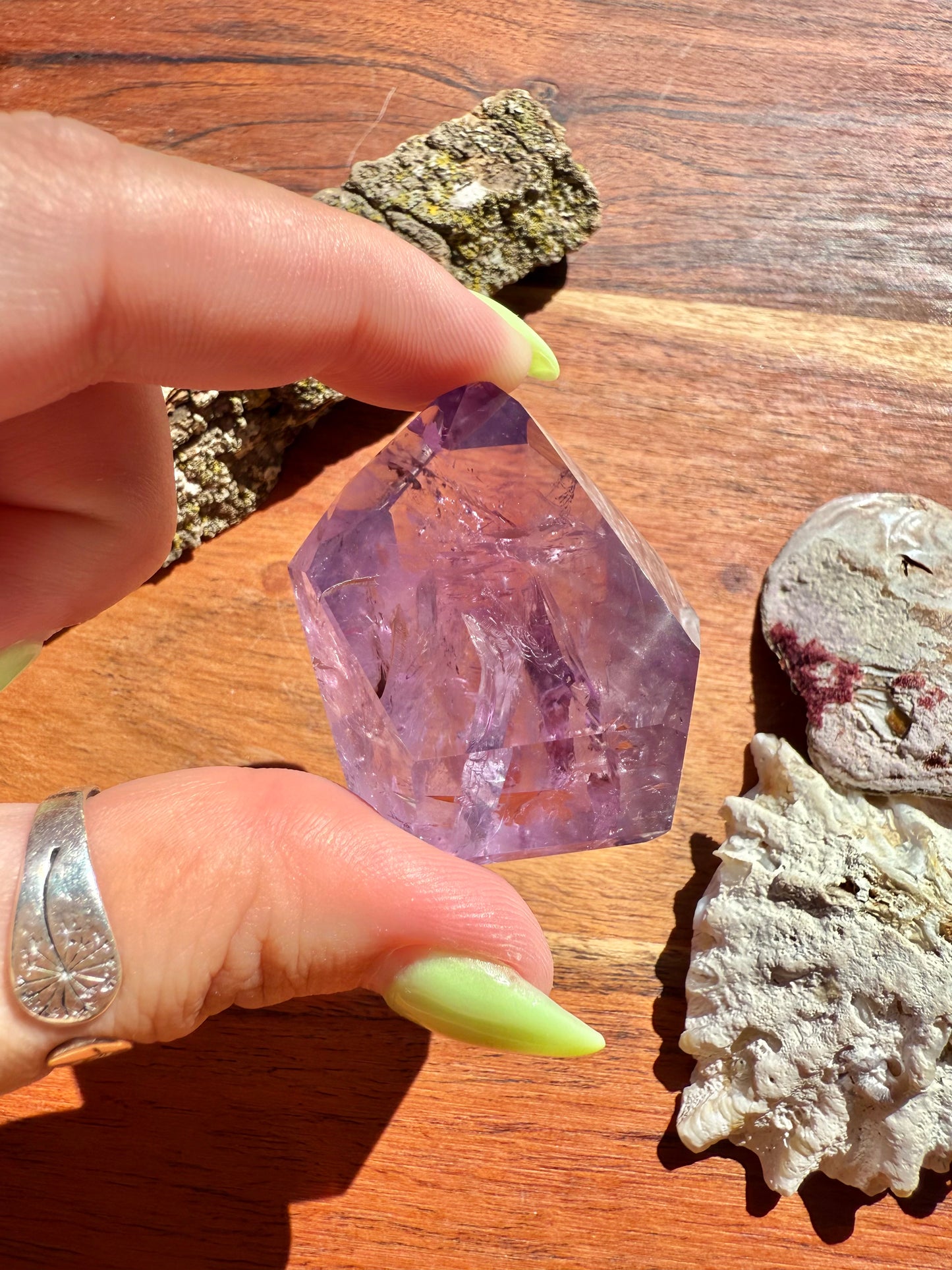 HIGH QUALITY AMETHYST POINT FROM BRAZIL