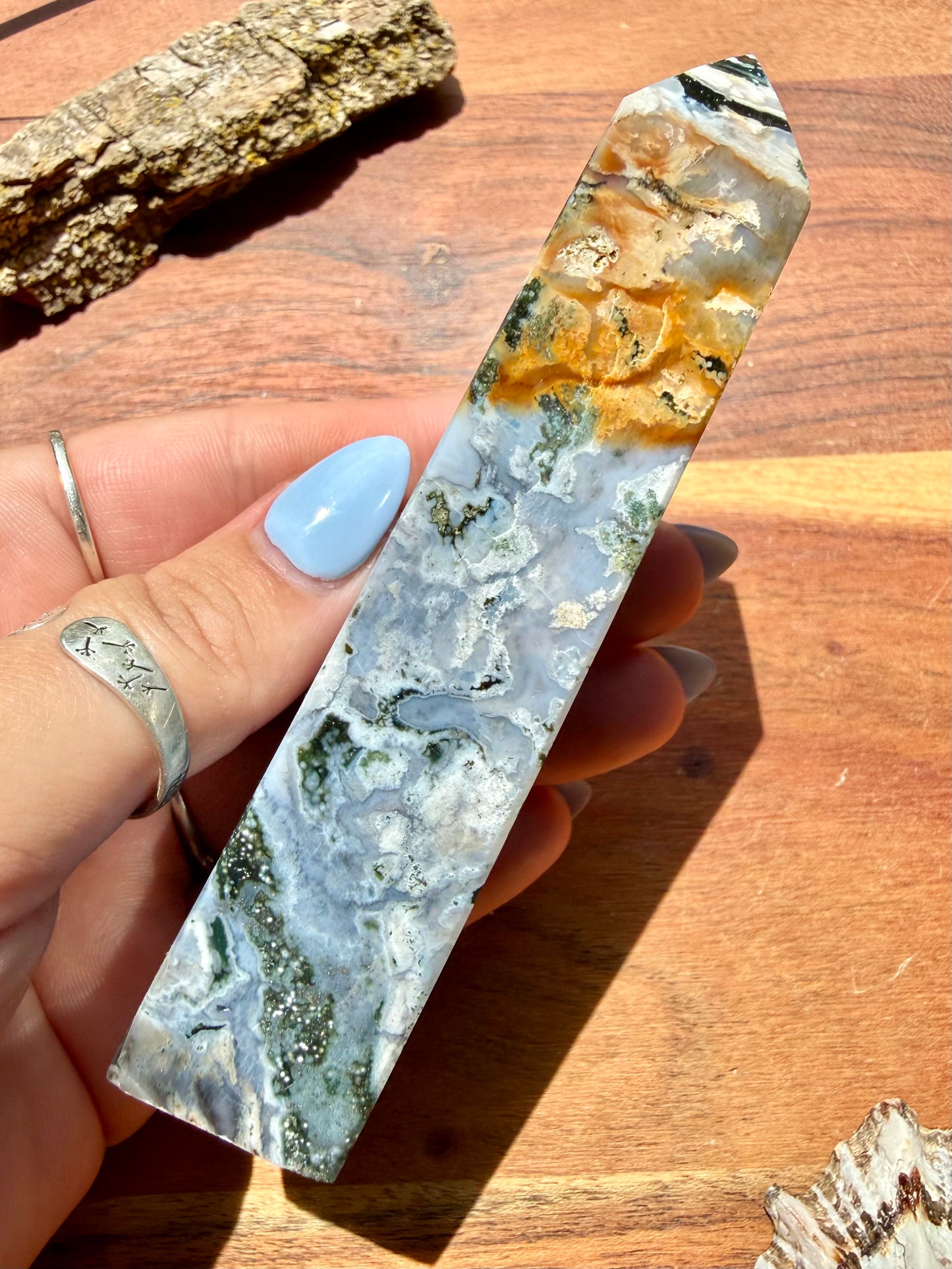 MONET AGATE TOWER