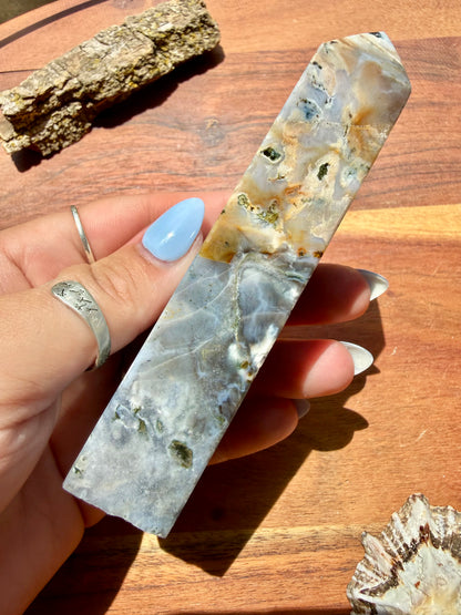 MONET AGATE TOWER