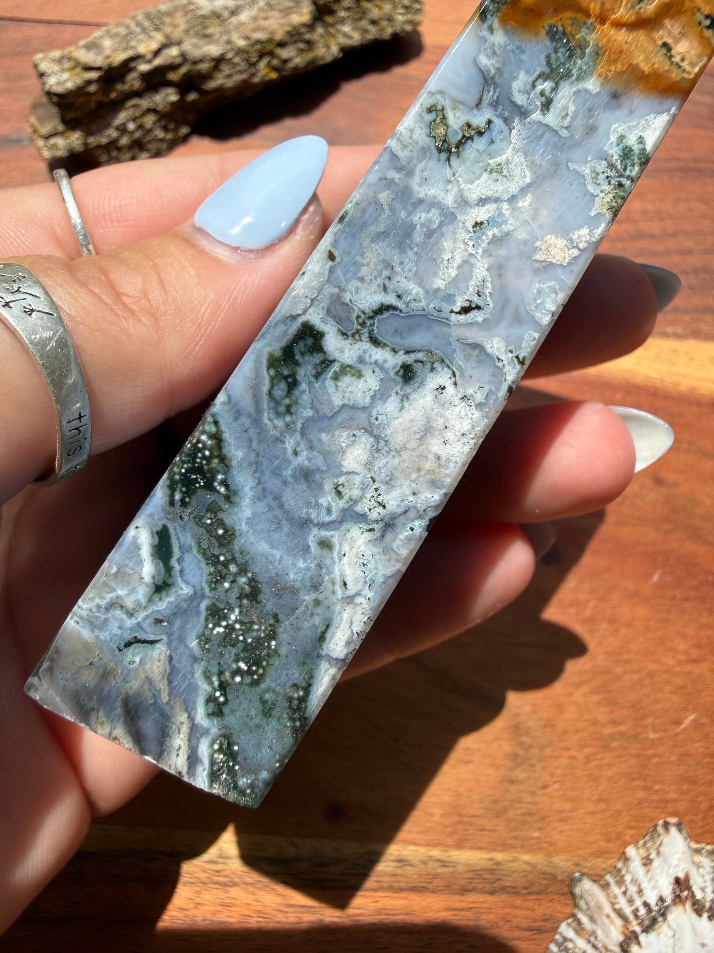 MONET AGATE TOWER