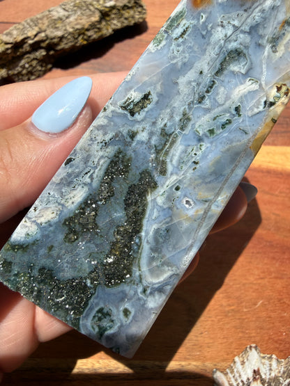 MONET AGATE TOWER