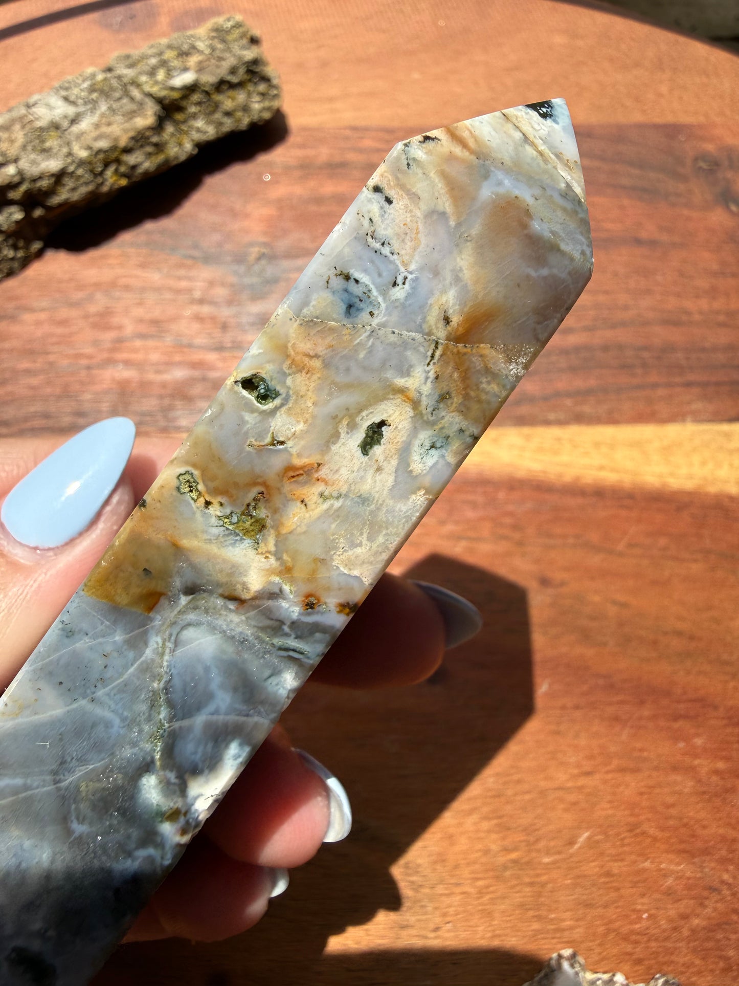 MONET AGATE TOWER