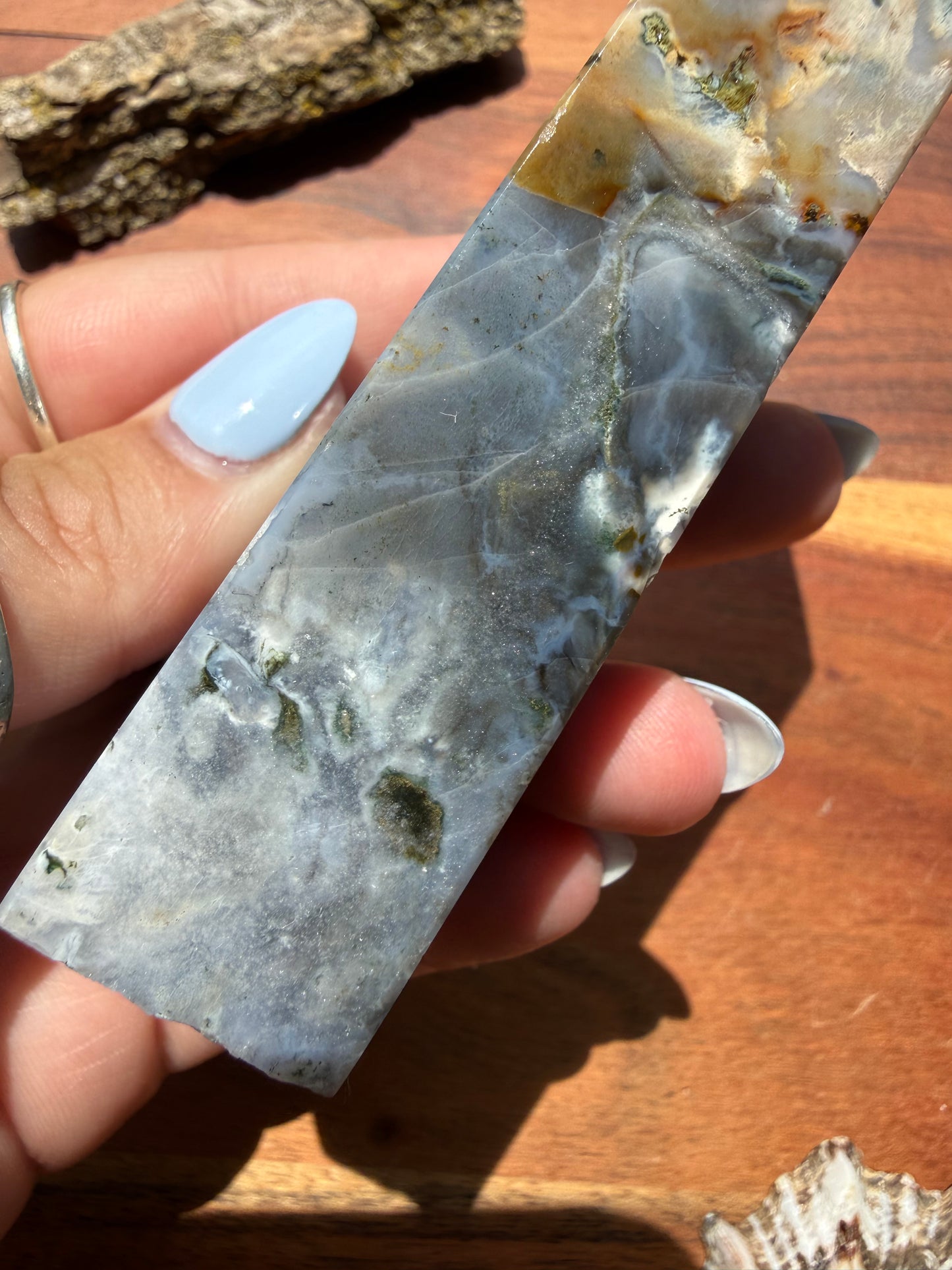 MONET AGATE TOWER