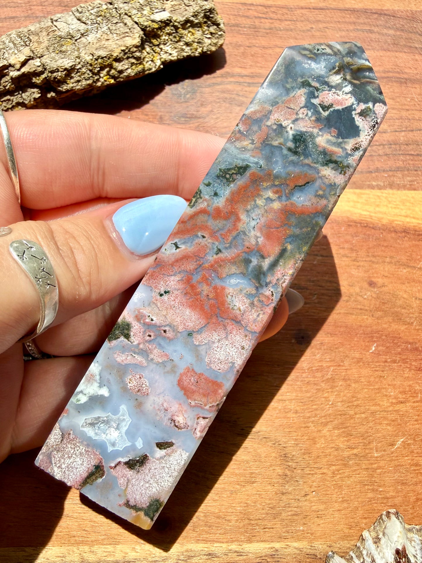 MONET AGATE TOWER