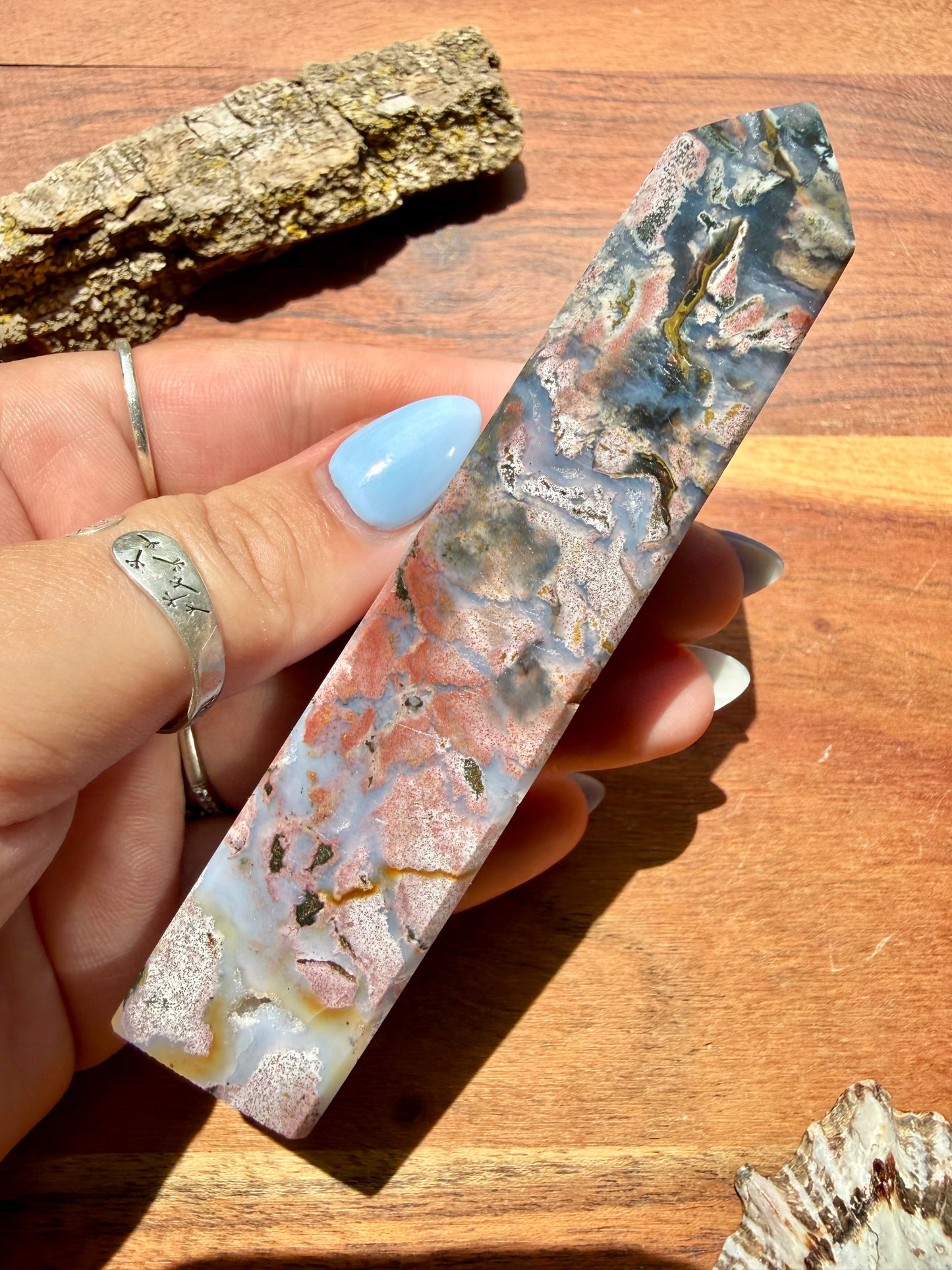 MONET AGATE TOWER