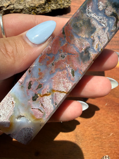 MONET AGATE TOWER