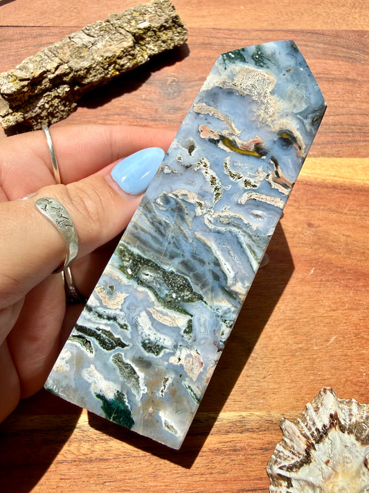 MONET AGATE TOWER