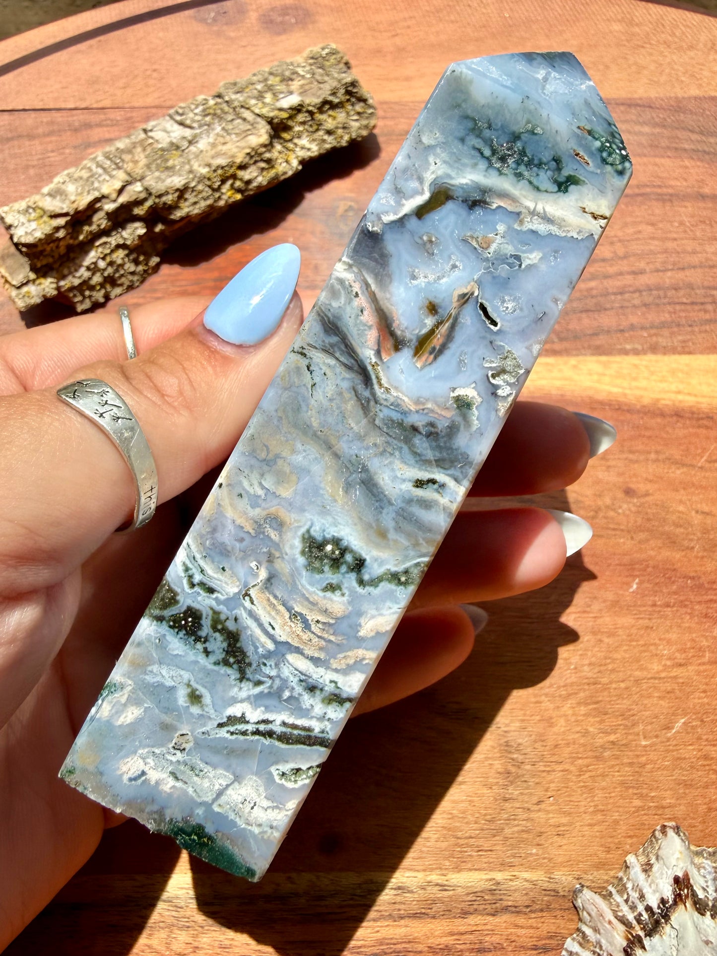 MONET AGATE TOWER