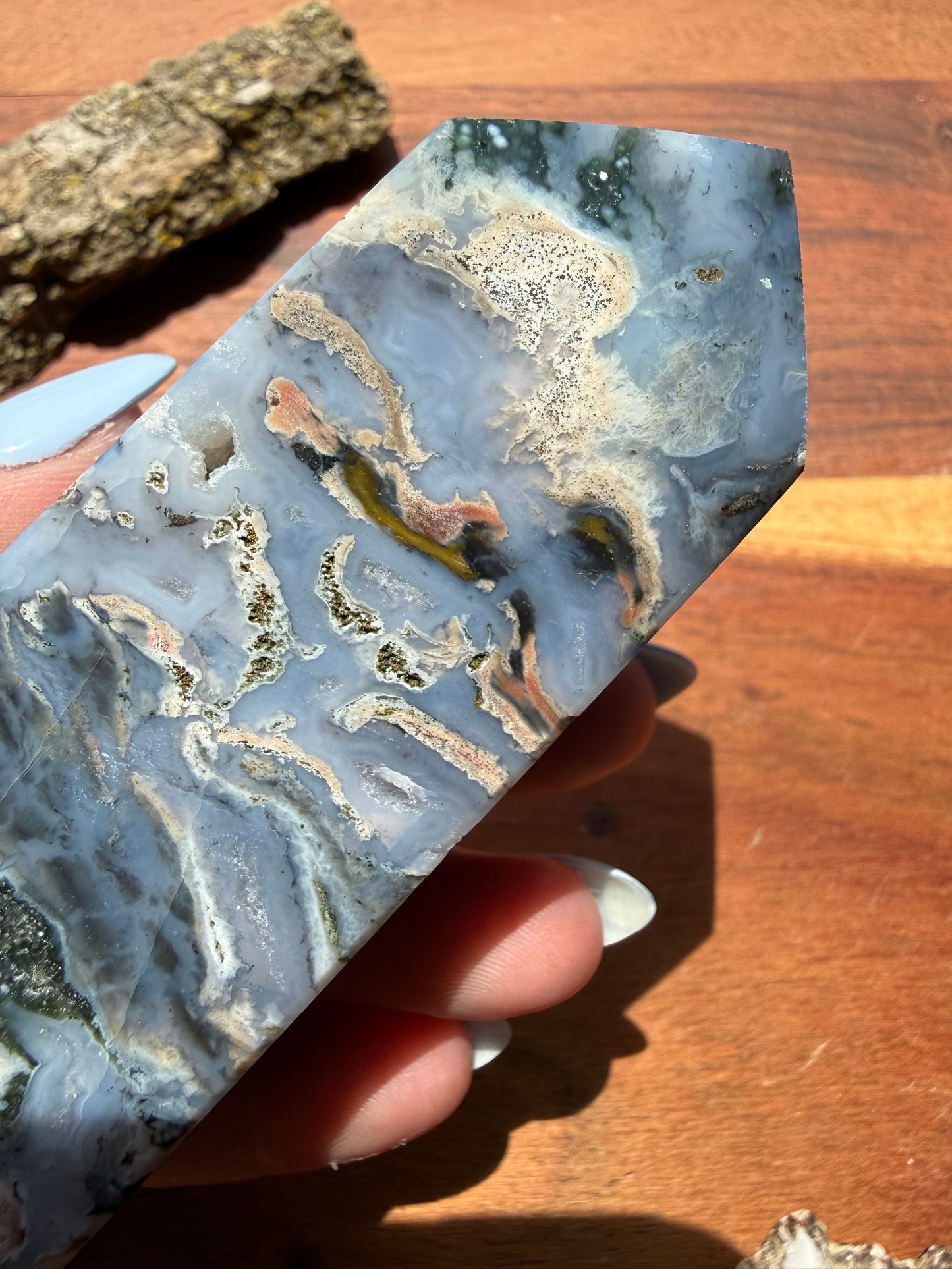 MONET AGATE TOWER