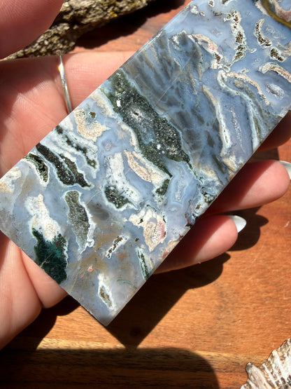 MONET AGATE TOWER