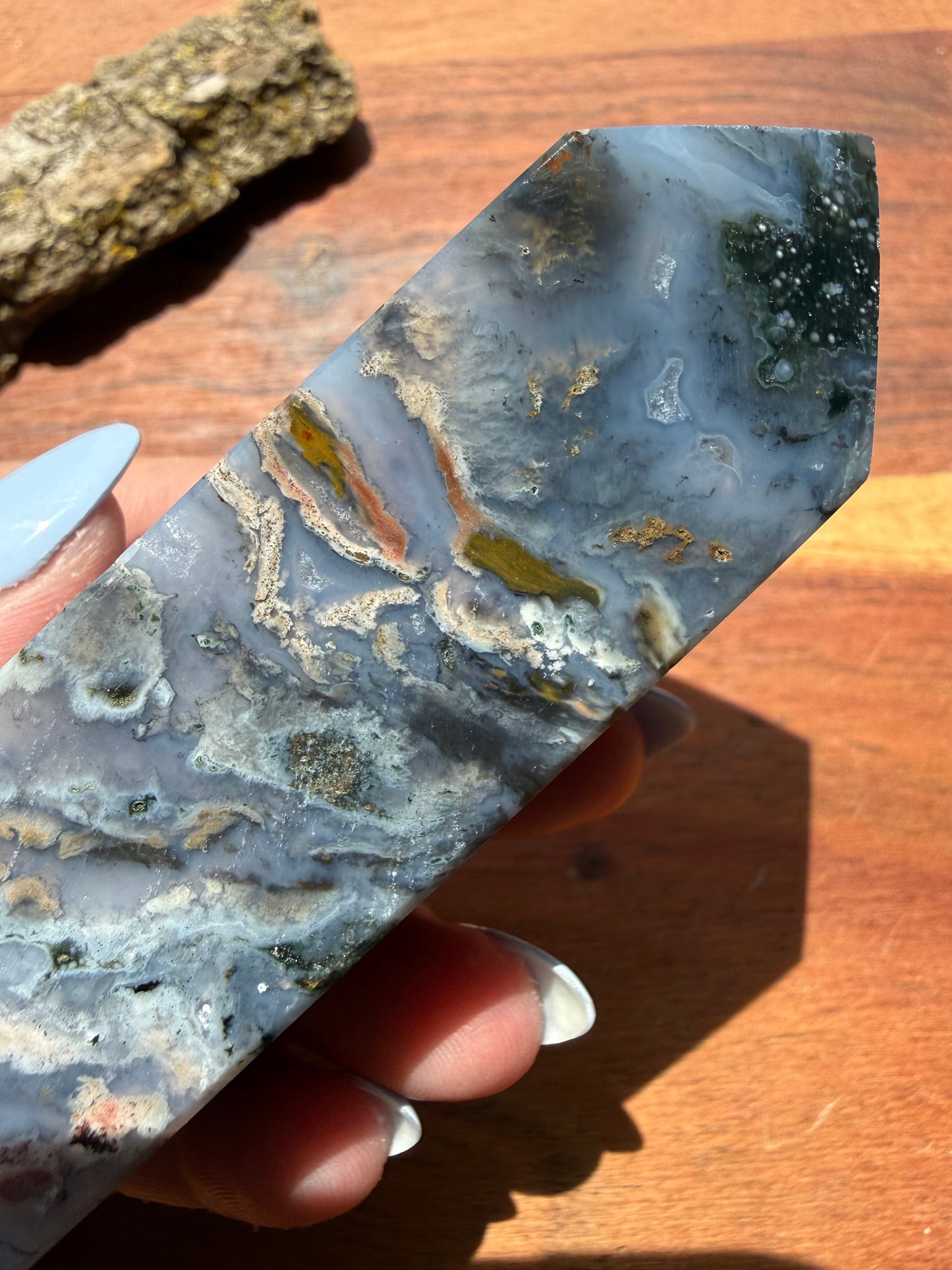 MONET AGATE TOWER